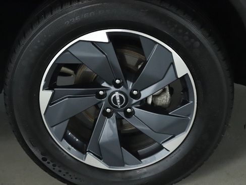 Used 2024 Nissan Rogue SV FWD image 10