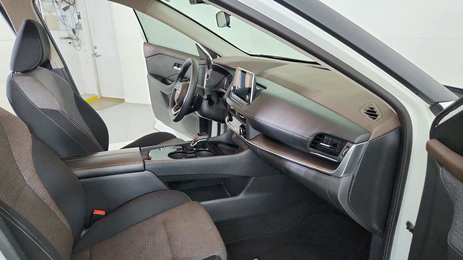 Certified 2023 Nissan Rogue SV FWD image 26