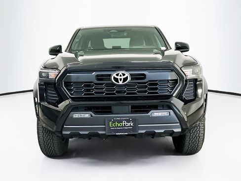 Used 2025 Toyota Tacoma TRD Off-Road image 2