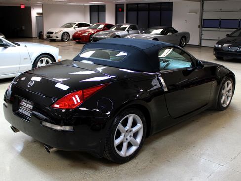 Used 2004 Nissan 350Z Touring image 20