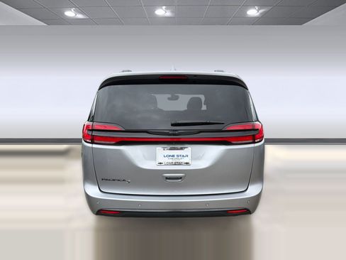 Used 2021 Chrysler Pacifica Touring w/ S Appearance Package FWD image 10