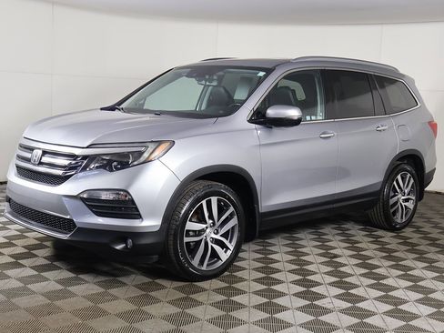 Used 2018 Honda Pilot Elite image 12