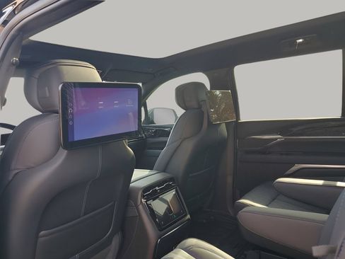 New 2026 Cadillac Escalade IQL Luxury w/ LPO, Floor Liner Package AWD/4WD image 23