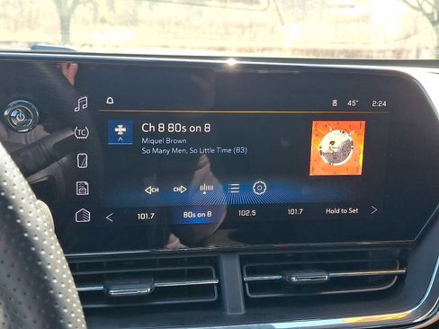 Used 2025 Chevrolet Trax RS w/ Driver Confidence Package image 18