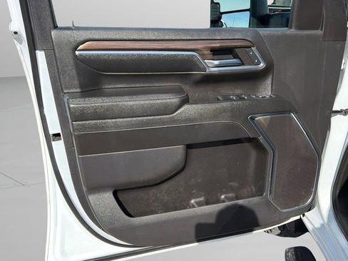 Used 2024 Chevrolet Silverado 2500 LT image 18