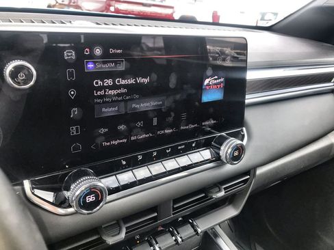 Certified 2024 GMC Canyon Elevation w/ Elevation Premium Package image 16