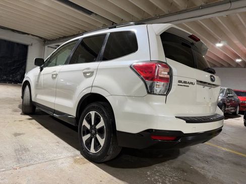 Used 2017 Subaru Forester 2.5i Limited AWD/4WD image 3