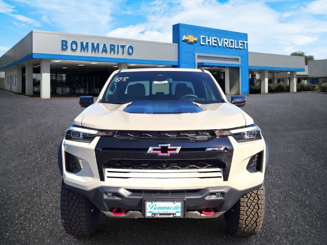 New 2026 Chevrolet Colorado ZR2 w/ Technology Package AWD/4WD image 8