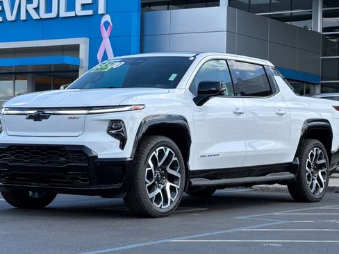 New 2024 Chevrolet Silverado EV RST image 7