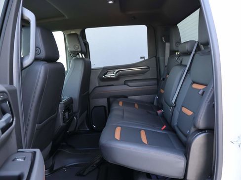 Used 2025 GMC Sierra 1500 AT4 image 10