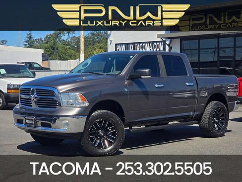 Used 2015 RAM 1500 Classic SLT w/ SLT Plus D←cor Group AWD/4WD image 1
