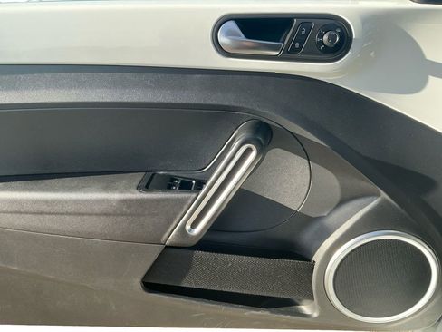 Used 2019 Volkswagen Beetle 2.0T S image 23