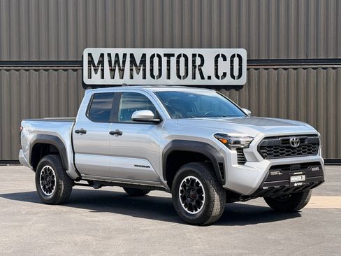 Used 2024 Toyota Tacoma TRD Off-Road AWD/4WD image 1