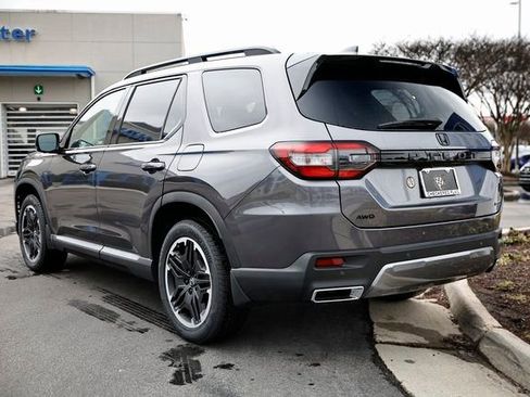 New 2026 Honda Pilot Touring image 8