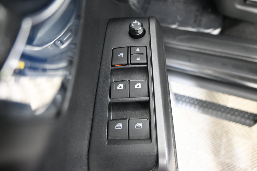 Used 2023 Toyota Tacoma TRD Sport AWD/4WD image 19