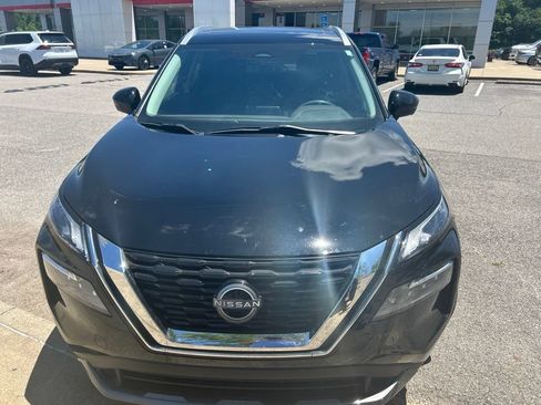 Used 2023 Nissan Rogue SL FWD image 2