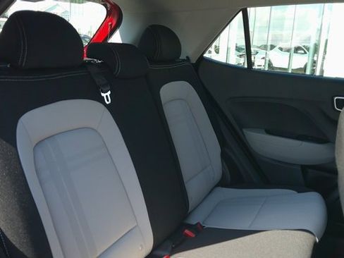 Certified 2024 Hyundai Venue SEL image 8