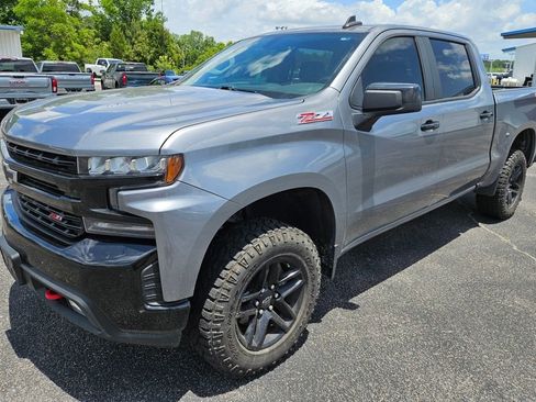 Used 2021 Chevrolet Silverado 1500 LT Trail Boss w/ Convenience Package II AWD/4WD image 2