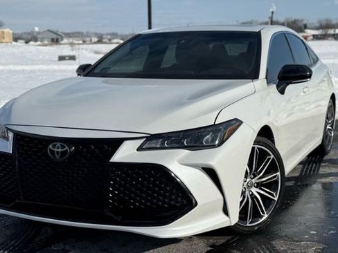 Used 2019 Toyota Avalon XSE image 1