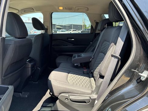 Used 2022 Nissan Pathfinder SV FWD image 15