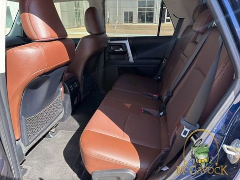 Used 2022 Toyota 4Runner Limited AWD/4WD image 10