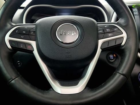 Used 2016 Jeep Cherokee Limited w/ Luxury Group FWD image 56