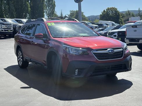 Used 2022 Subaru Outback Premium AWD/4WD image 4