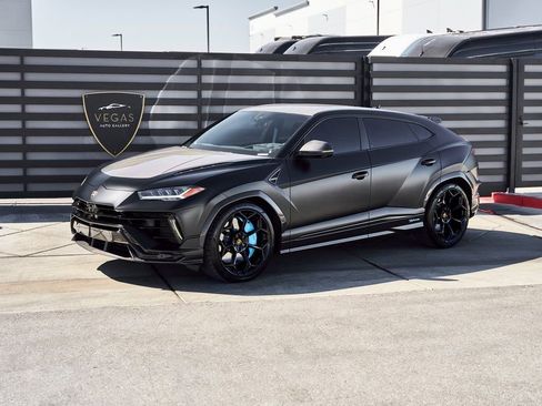 Used 2024 Lamborghini Urus Performante AWD/4WD image 6