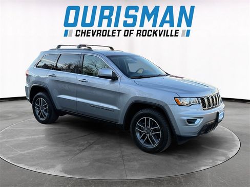 Used 2019 Jeep Grand Cherokee Laredo w/ Laredo X Package image 1