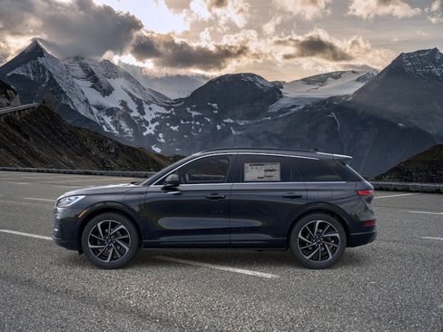 New 2026 Lincoln Corsair Grand Touring w/ Towing Package AWD/4WD image 3