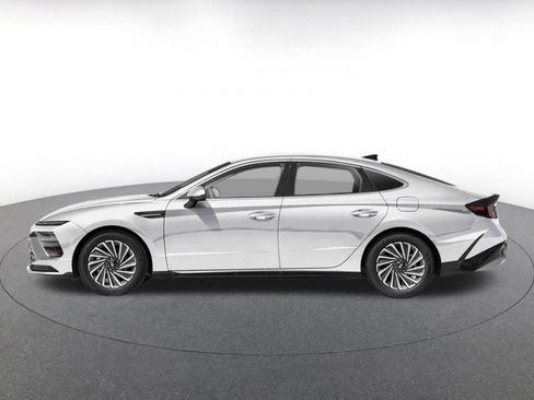 Used 2025 Hyundai Sonata SEL FWD image 3