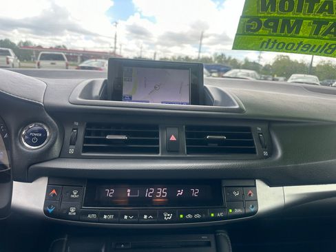 Used 2013 Lexus CT 200h w/ Premium Pkg w/Navigation FWD image 15