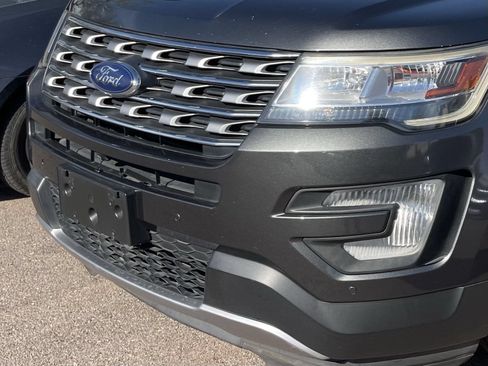 Used 2017 Ford Explorer Limited FWD image 12
