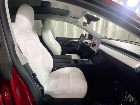 Used 2024 Tesla Model Y Long Range image 18