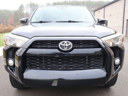 Used 2015 Toyota 4Runner SR5 Premium image 3