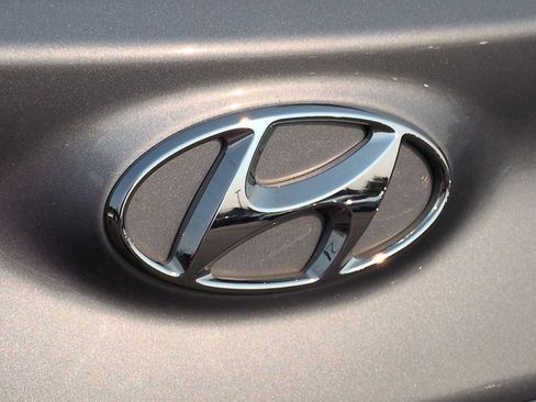 Used 2020 Hyundai Kona SEL w/ Cargo Package FWD image 12