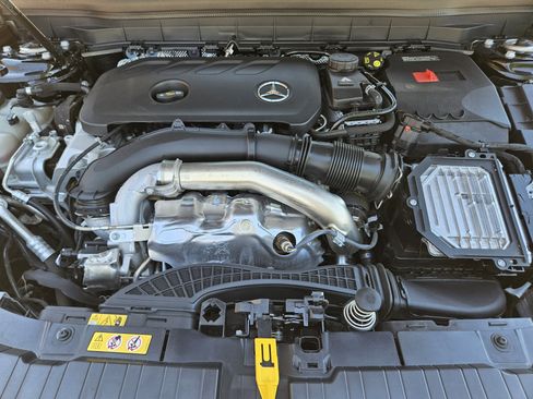 Certified 2025 Mercedes-Benz GLB 250 4MATIC image 20