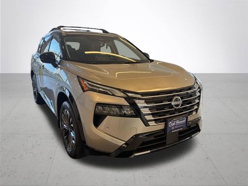 New 2026 Nissan Rogue Platinum image 5