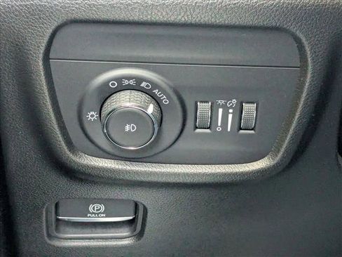 Used 2022 Jeep Grand Cherokee Summit w/ Adv Protech Group IV AWD/4WD image 14