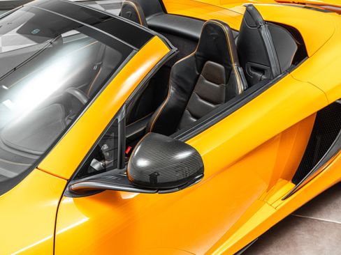 Used 2015 McLaren 650S Spider RWD image 35