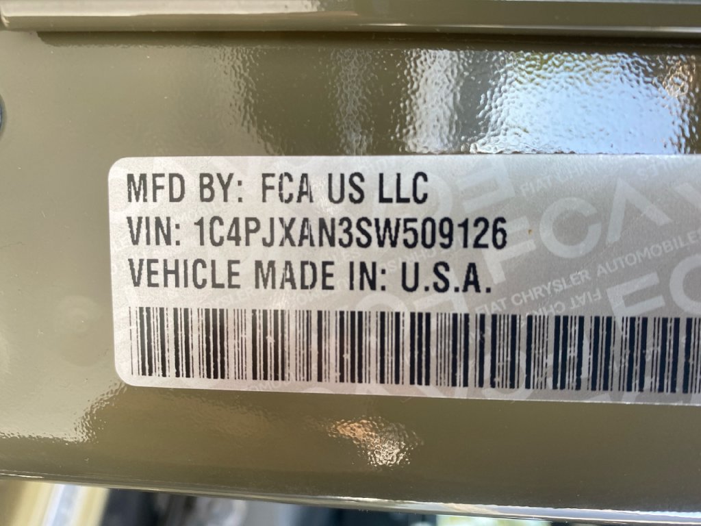 Used 2025 Jeep Wrangler Sport AWD/4WD image 28