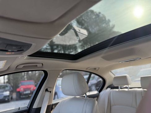 Used 2015 BMW 535i Sedan RWD image 3