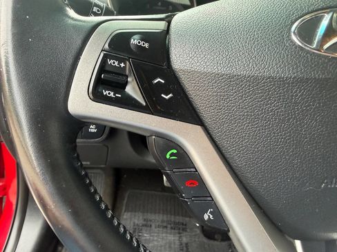 Used 2016 Hyundai Veloster w/ Option Group 03 FWD image 17