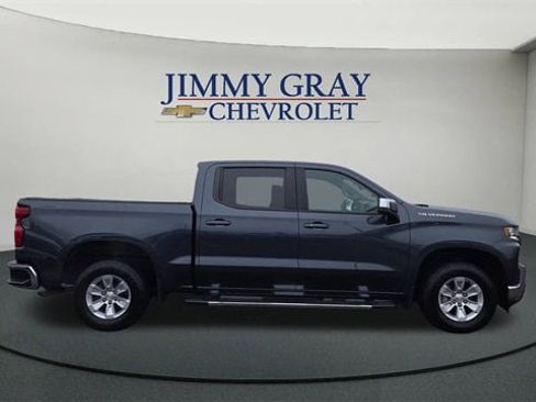 Used 2022 Chevrolet Silverado 1500 LT image 2