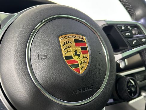 Certified 2023 Porsche Cayenne Coupe AWD/4WD image 18