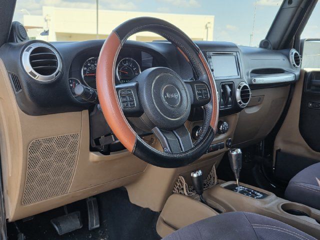 Used 2014 Jeep Wrangler Sahara w/ Connectivity Group AWD/4WD image 8