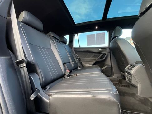 Used 2023 Volkswagen Tiguan SE R-Line image 15