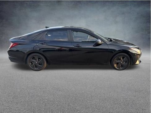Used 2023 Hyundai Elantra SEL FWD image 9