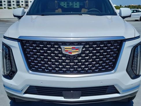 New 2026 Cadillac Escalade ESV Luxury AWD/4WD image 9