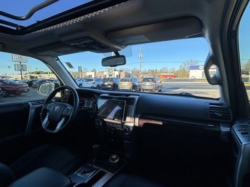 Used 2017 Toyota 4Runner Limited image 19
